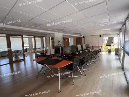 vente bureaux montgermont 35760 1368m²