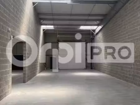 location entrepôt la rochelle 17000 240m²