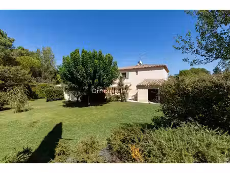 aix-les-milles -chemin du serre- maison familiale avec piscine et studio loué