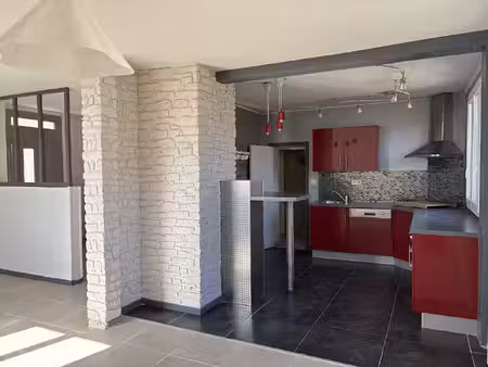 maison 5 pièces à louer à bressuire avec jardin et garage