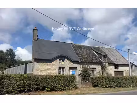 ensemble de bâtiments avec terrain clos de 3 600 m² – idéal artisan chaulieu (50)