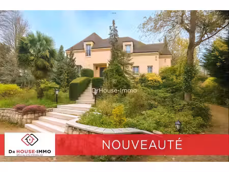 villa à louveciennes au bord de la seine (île de la loge)  possible acheter entièrement me