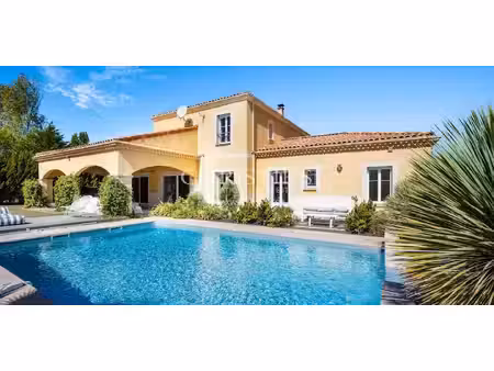 maison avec piscine et jardin yvrac (33)