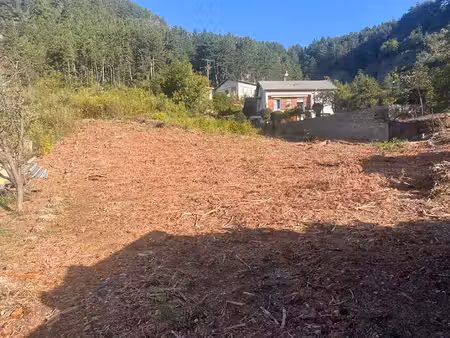 terrain veynes 4503 m2 dont 895m² constructible