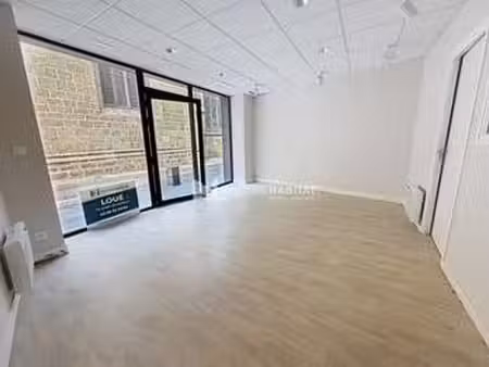 location bureaux et commerces à saint-brieuc (22000) : à louer / 32m² saint-brieuc