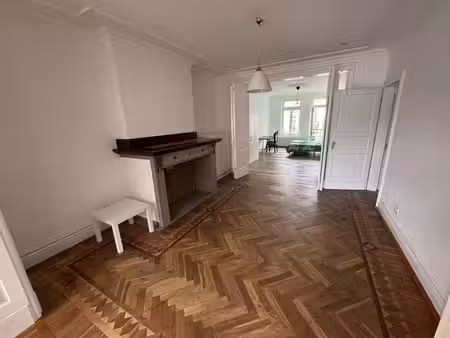 appartement parvis de st.gilles - renove
