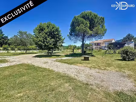 ensemble immobilier de 200m² sur un terrain de 3000m² à