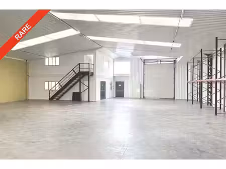 location entrepôt riom 63200 1050m²