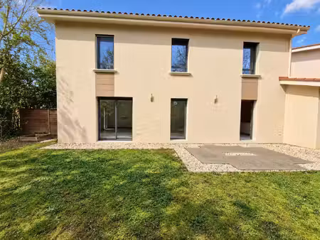 location maison 5 pièces 130 m² à écully (69130)