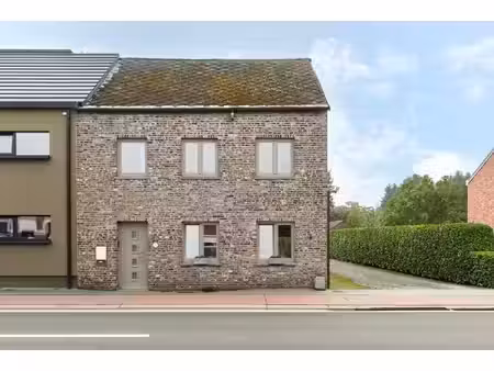 veelzijdige woning met zorgmogelijkheden  werkruimte en tal van bijgebouwen