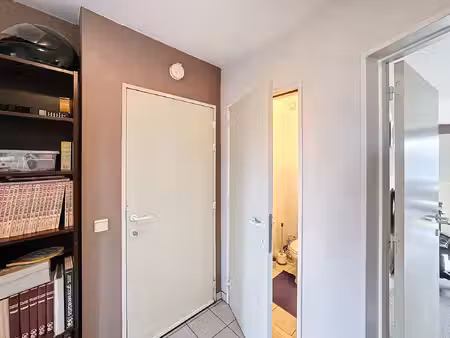 zonnig appartement in een groene omgeving met z-terras