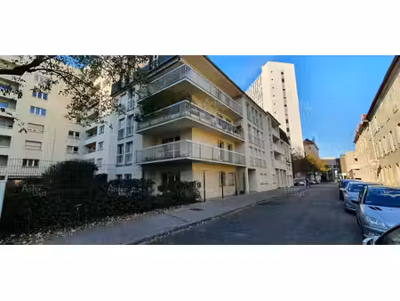 location bureaux 60m²