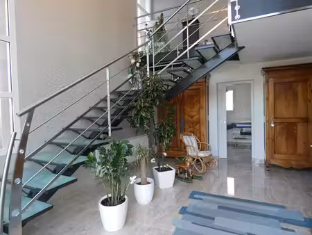 a 20 mns de saint-malo  maison de 309 m2 avec dépendance de 70m²