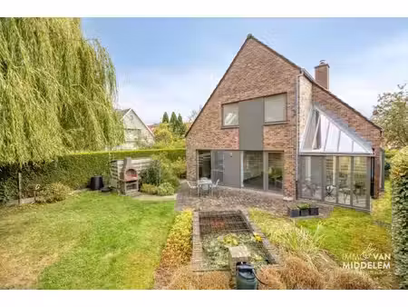 instapklare villa met 4 kamers en bureau op +/- 4a82ca