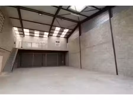 location local d'activités penchard 625 m²