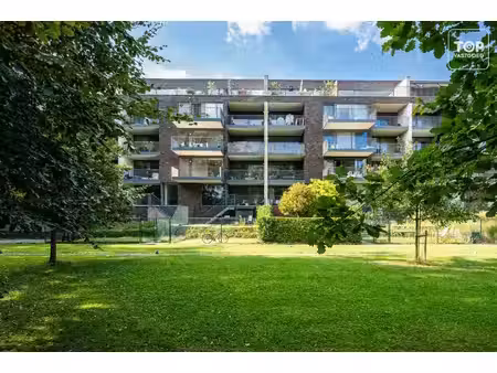 lichtrijk appartement met 1 slaapkamer en groene tuin
