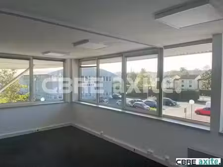 location bureau villefontaine 170 m²