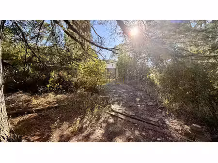 terrain constructible d'environ 323 m² - nîmes proche tour mag
