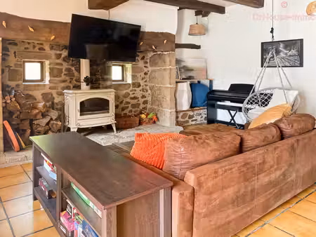 monceaux-sur-dordogne  maison t6 au coeur de la vallée de la dordogne