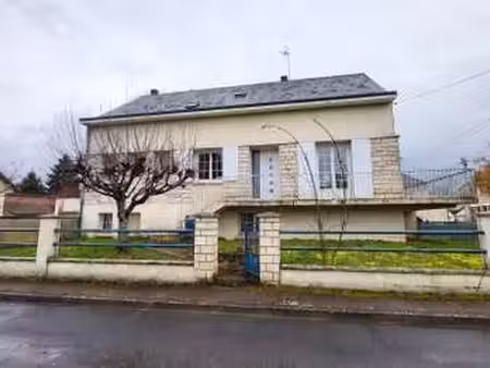 vente maison à saint-hilaire-saint-florent (49400) : à vendre / 201m² saint-hilaire-saint-