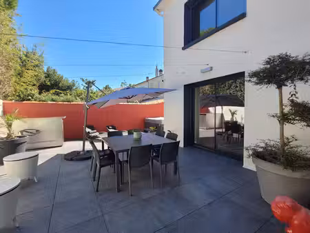 vente maison 6 pièces  143.05m²  la rochelle