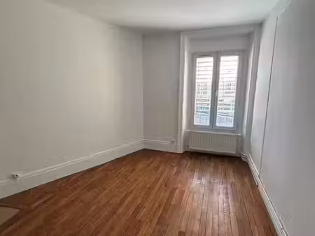 appartement à louer 3 pièces 77.69 m² - lyon 7e arrondissement (69007) - 1 000€