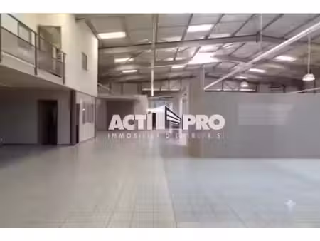 location local commercial 550m2 claira 66530 - 5500 € - surface privée