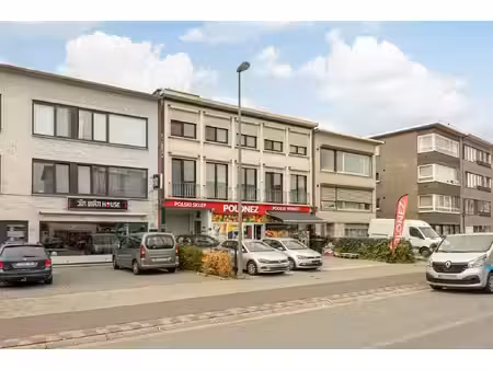 commercieel te koop in merksem met 4 slaapkamers