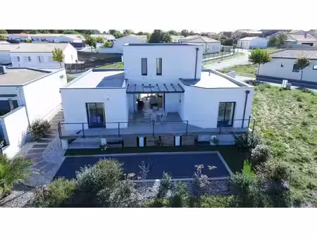 vente maison 5 pièces 123 m² étaules (17750)