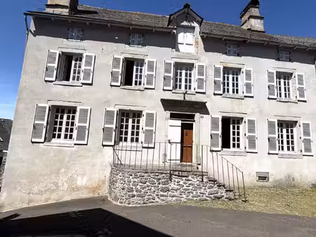 marcenat maison de maître de caractère de 220 m2 avec joli