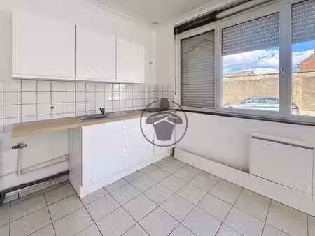 location appartement 3 pièces 73 m2 à saint-quentin