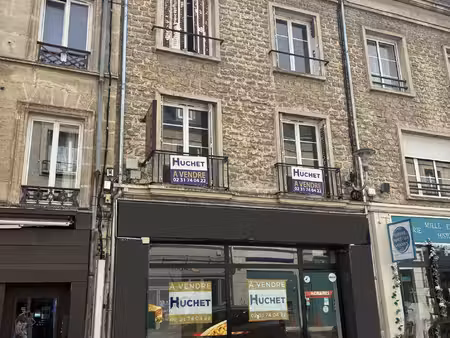 immeuble local commercial et appartement de 133 m2