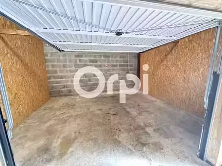 location parking à surgères (17700)  80 €