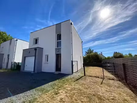 location maison 4 pièces 85 m² à ambillou (37340)  980 €