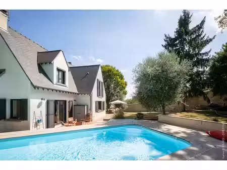 médan centre – superbe maison familiale de 220 m² avec piscine et sous/sol - terrain 1248m