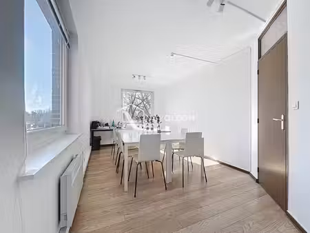 plateau de 8 bureaux