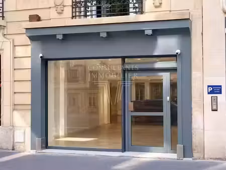 location locaux professionnels 3 pièces 70 m² à paris 17ème (75017)  2 175 €
