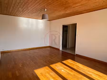 appartement t3 avec balcon et jardin