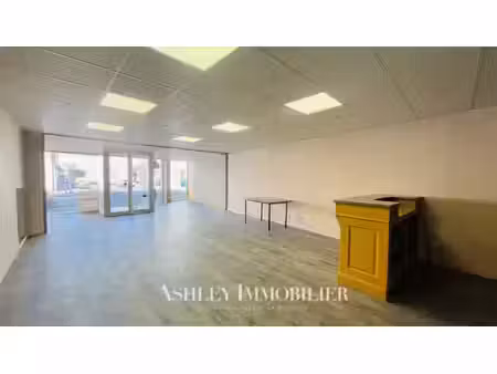 location local commercial 150m2 rochefort 17300 - 950 € - surface privée