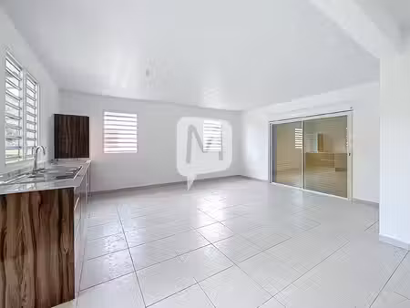 location maison 3 pièces 67m² cayenne 97300