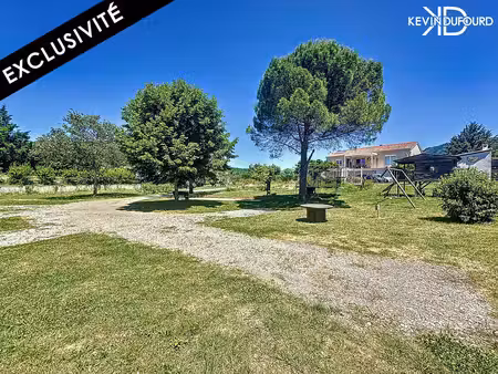 ensemble immobilier de 200m² sur un terrain de 3000m² à