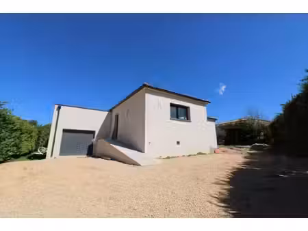 villa 102 m2 habitable. terrain 500 m2.