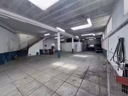 location local commercial