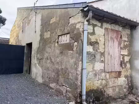 vente immeuble 23 m² pauillac (33250)