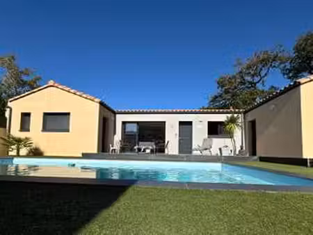 vente maison piscine aux sables-d'olonne (85100) : à vendre piscine / 136m² les sables-d'o