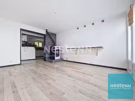 maison avec 4 chambres en très bon état général au coeur de la grande paroisse