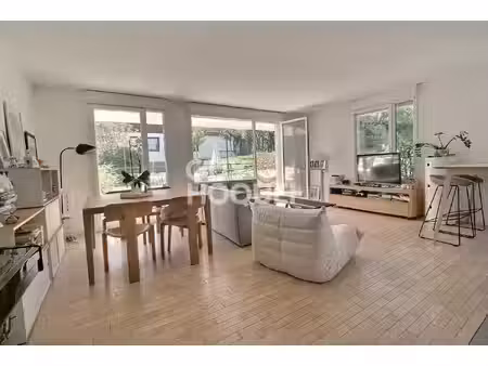 chaville coeur de ville - elegant et lumineux appartement 4 pieces avec deux terrasses
