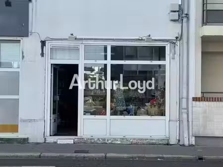 vente commerce 32 m² tours (37000)