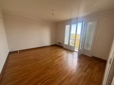 exclusivite appartement châteauroux 2 pièce(s) 49.28 m2 - balcon - place de parking - cave