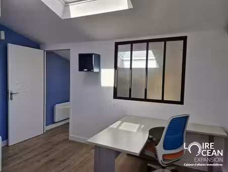 location local professionnel 100m² pornic 44210